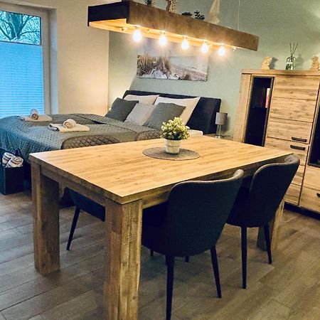 Kleine Auszeit -- Inklusive Parkplatz & Wifi, Geschirrspueler, Waschmaschine & Terrasse Mit Strandkorb -- Perfekt Fuer Urlaub & Business Scharbeutz Exterior photo